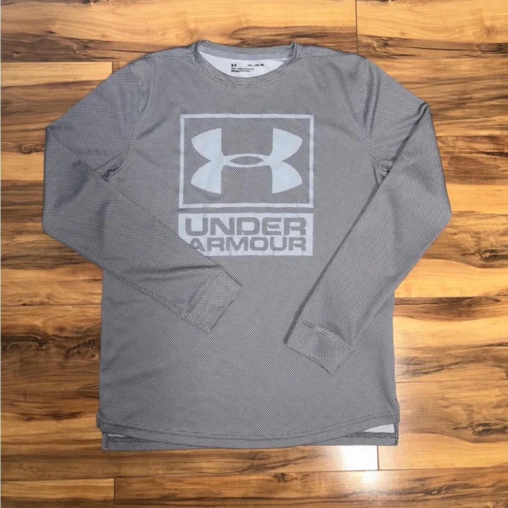 Under Armour Boys Long Sleeve Shirt — Size XL